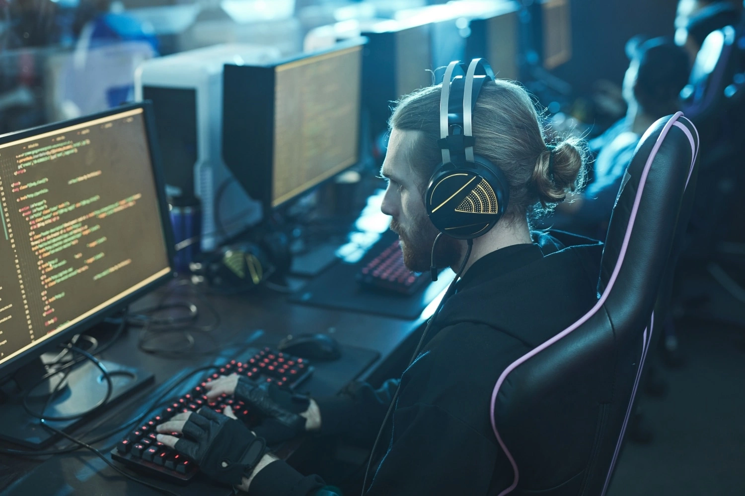 Managing a Team on a Small Budget as an Indie Game Developer  